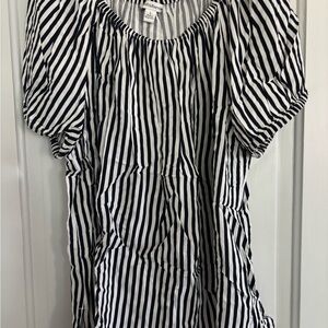 Light weight navy and white striped short shelve top.